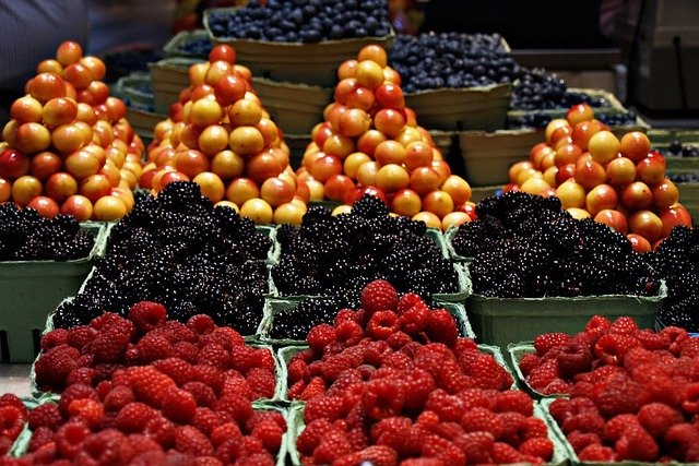 an image of fruits selling in nishiki market place